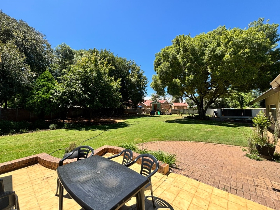 8 Bedroom Property for Sale in Irene Park North West